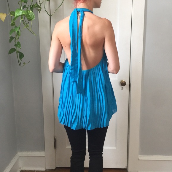 Alice + Olivia Blue Silk Pleated Halter Neck Top - Picture 3 of 8